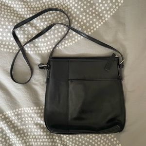 Hobo shoulder strap purse